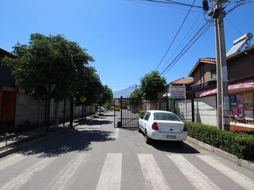 Se Vende Casa En Puente Alto - Calle Lago del Parillar