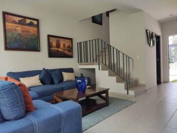 Casa Oportunidad en Venta CASA 160MTS amplios Espacios Centrica FRENTE A PARQUE Av Patria &AV LOPEZ MATEOS Zapopan