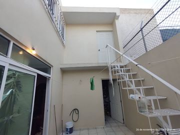 Casa Oportunidad en Venta CASA 160MTS amplios Espacios Centrica FRENTE A PARQUE Av Patria &AV LOPEZ MATEOS Zapopan