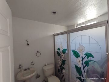Casa Oportunidad en Venta CASA 160MTS amplios Espacios Centrica FRENTE A PARQUE Av Patria &AV LOPEZ MATEOS Zapopan