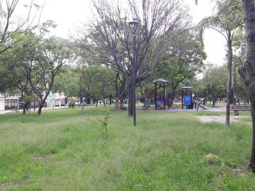 Casa Oportunidad en Venta CASA 160MTS amplios Espacios Centrica FRENTE A PARQUE Av Patria &AV LOPEZ MATEOS Zapopan