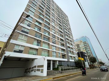 ¡Vive el Lujo en Miraflores! Moderno Departamento de 2 Habitaciones con Cochera por $219,000