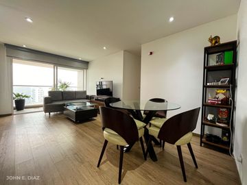 ¡Vive el Lujo en Miraflores! Moderno Departamento de 2 Habitaciones con Cochera por $219,000