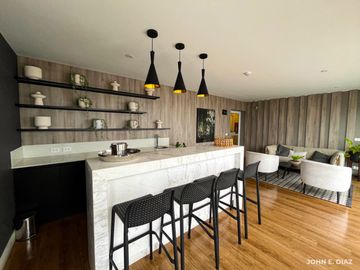 ¡Vive el Lujo en Miraflores! Moderno Departamento de 2 Habitaciones con Cochera por $219,000