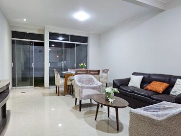 VENDO CASA DE ESTRENO A PRECIO DE DEPARTAMENTO EN MIRAFLORES COUNTRY CLUB CASTILLA