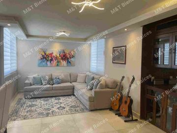 VENTA CASA UNA PLANTA, DOS FRENTES, ESPACIOS MUY AMPLIOS