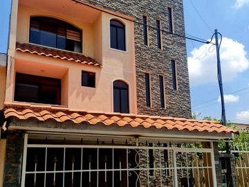 VENTA DE CASA EN CONOCOTO, MARQUEZA DE SOLANDA