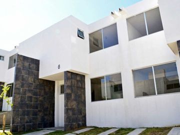 Casas en venta en  Col. Del Lago