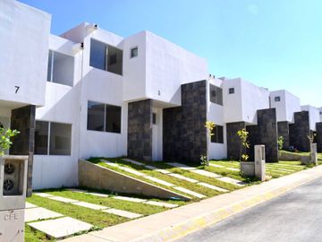 Casas en venta en  Col. Del Lago