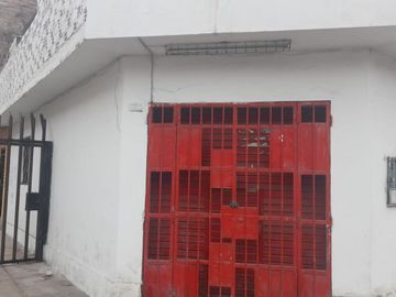 SE VENDE COMO TERRENO EN SMP