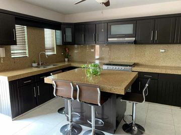 Vendo casa en Colinas de San Miguel