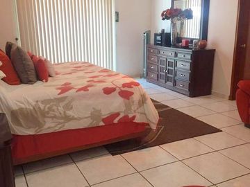 Vendo casa en Colinas de San Miguel
