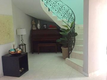 Vendo casa en Colinas de San Miguel
