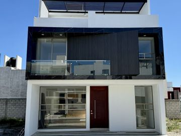 Hermosa casa al sur de Pachuca, Vía del Agua. Cercana a explanada Sur