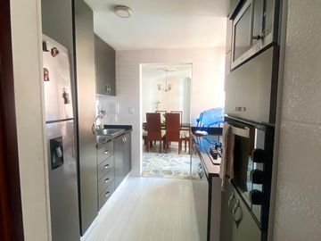 SE VENDE APARTAMENTO EN LA FONTANA, BARRIO HACIENDA
