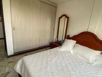 SE VENDE APARTAMENTO EN LA FONTANA, BARRIO HACIENDA