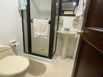 SE VENDE APARTAMENTO EN LA FONTANA, BARRIO HACIENDA