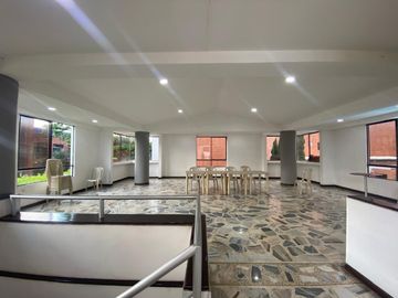 SE VENDE APARTAMENTO EN LA FONTANA, BARRIO HACIENDA