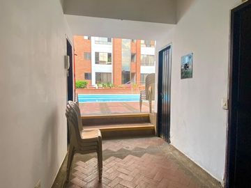 SE VENDE APARTAMENTO EN LA FONTANA, BARRIO HACIENDA