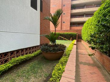 SE VENDE APARTAMENTO EN LA FONTANA, BARRIO HACIENDA