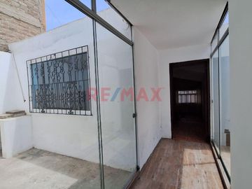 Casa En Venta Av. Libertad Huanchaco Tradicional 4 Cuadras De La Playa 232.70M2-1115492