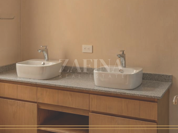 CASA ROBLE EN VENTA