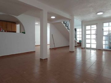 CASA EN VENTA EN COLONIA PASEO DE TAXQUEÑA, ALCALDIA COYOACAN, CALLE PASEO DE LAS TROJES