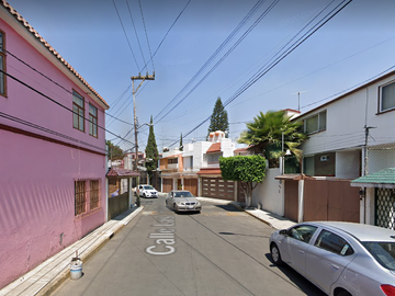 CASA EN VENTA EN COLONIA PASEO DE TAXQUEÑA, ALCALDIA COYOACAN, CALLE PASEO DE LAS TROJES