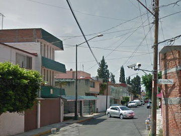 CASA EN VENTA EN COLONIA PASEO DE TAXQUEÑA, ALCALDIA COYOACAN, CALLE PASEO DE LAS TROJES