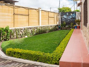 Casa en Venta, Sector Cuartel Cayambe, Ricaurte, Cuenca