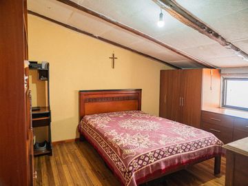 Casa en Venta, Sector Cuartel Cayambe, Ricaurte, Cuenca