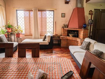 Casa en Venta, Sector Cuartel Cayambe, Ricaurte, Cuenca