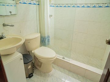 Casa en Venta, Sector Cuartel Cayambe, Ricaurte, Cuenca