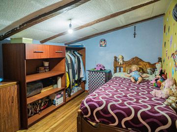 Casa en Venta, Sector Cuartel Cayambe, Ricaurte, Cuenca