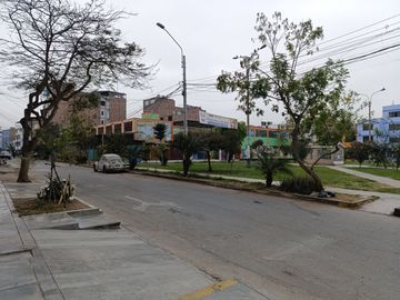 Duplex Piso 1 Frente A Parque Los Olivos