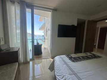 EN VENTA DEPARTAMENTO EN MAZATLAN DE 3 RECAMARAS A PIE DE PLAYA EN  CAMINO AL MAR (EQUIPADO) Y TRES BALCONES
