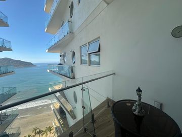 EN VENTA DEPARTAMENTO EN MAZATLAN DE 3 RECAMARAS A PIE DE PLAYA EN  CAMINO AL MAR (EQUIPADO) Y TRES BALCONES
