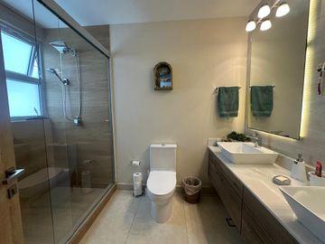 EN VENTA DEPARTAMENTO EN MAZATLAN DE 3 RECAMARAS A PIE DE PLAYA EN  CAMINO AL MAR (EQUIPADO) Y TRES BALCONES