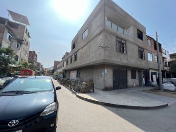 Se vende Casa de 3 pisos  el El Agustino