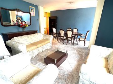 Se vende Casa de 3 pisos  el El Agustino