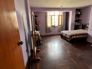 Se vende Casa de 3 pisos  el El Agustino