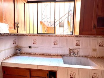 Se vende Casa de 3 pisos  el El Agustino
