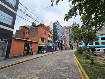 HOTEL 2DO Y 3ER PISO EN VENTA 279 M2 CALLE LAS PERDICES – SANTA ANITA