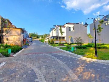 RUMAH BARU DI CLUSTER MEWAH ADA KOLAM RENANG DI SETIABUDI GEGER KALONG