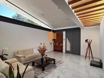 CASA EN VENTA EN CAMPO DE GOLF ALTOZANO