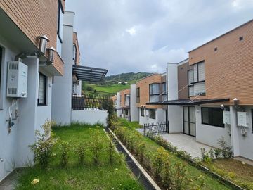 ESTRENE CASA EN CONJUNTO CERRADO EN LA FLORIDA DE 97M2, MANIZALES