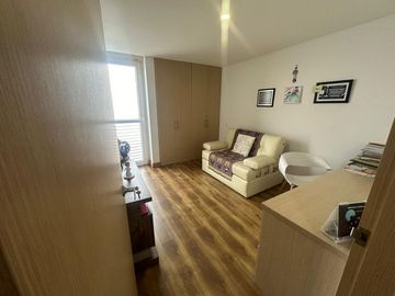 VENDO AMPLIO APARTAMENTO 3 ALCOBAS CON ASCENSOR, AV SANTANDER, MANIZALES.