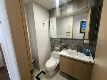 VENDO AMPLIO APARTAMENTO 3 ALCOBAS CON ASCENSOR, AV SANTANDER, MANIZALES.
