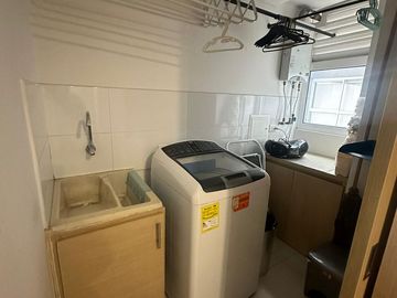 VENDO AMPLIO APARTAMENTO 3 ALCOBAS CON ASCENSOR, AV SANTANDER, MANIZALES.