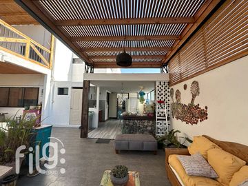 VENDO EXCELENTE CASA EN IQUIQUE